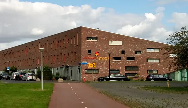 Amsterdam_Attorneys_row_1031