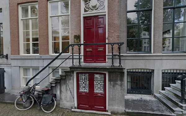 Amsterdam_Attorneys_row_163