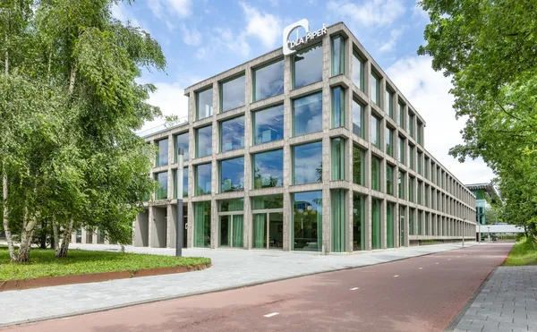 Amsterdam_Attorneys_row_44