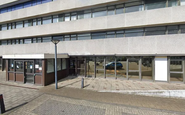 Amsterdam_Attorneys_row_515