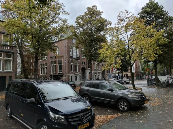 Amsterdam_Attorneys_row_568