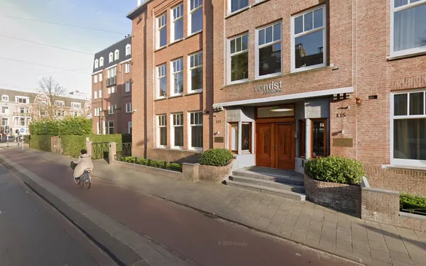 Amsterdam_Attorneys_row_717