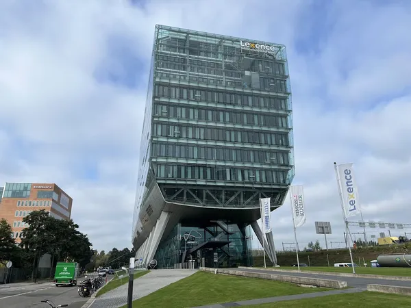 Amsterdam_Attorneys_row_765