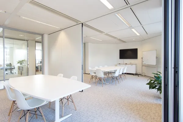 Amsterdam_Attorneys_row_911