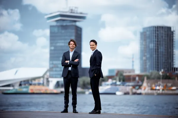 Amsterdam_Attorneys_row_94