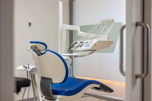 Amsterdam_Dentists_row_159