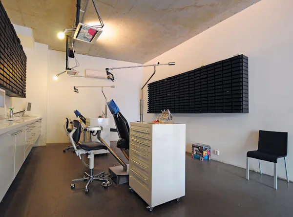 Amsterdam_Dentists_row_170