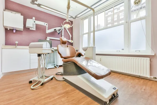 Amsterdam_Dentists_row_211