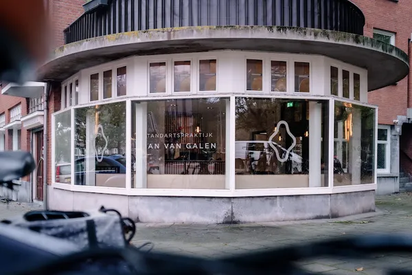 Amsterdam_Dentists_row_216