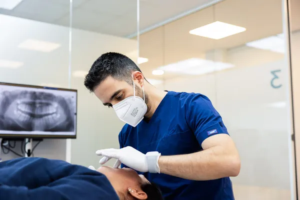 Amsterdam_Dentists_row_287