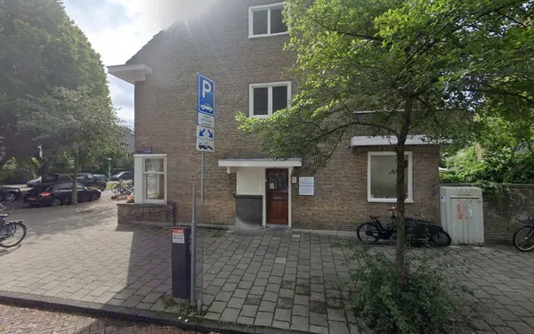 Amsterdam_Dentists_row_332
