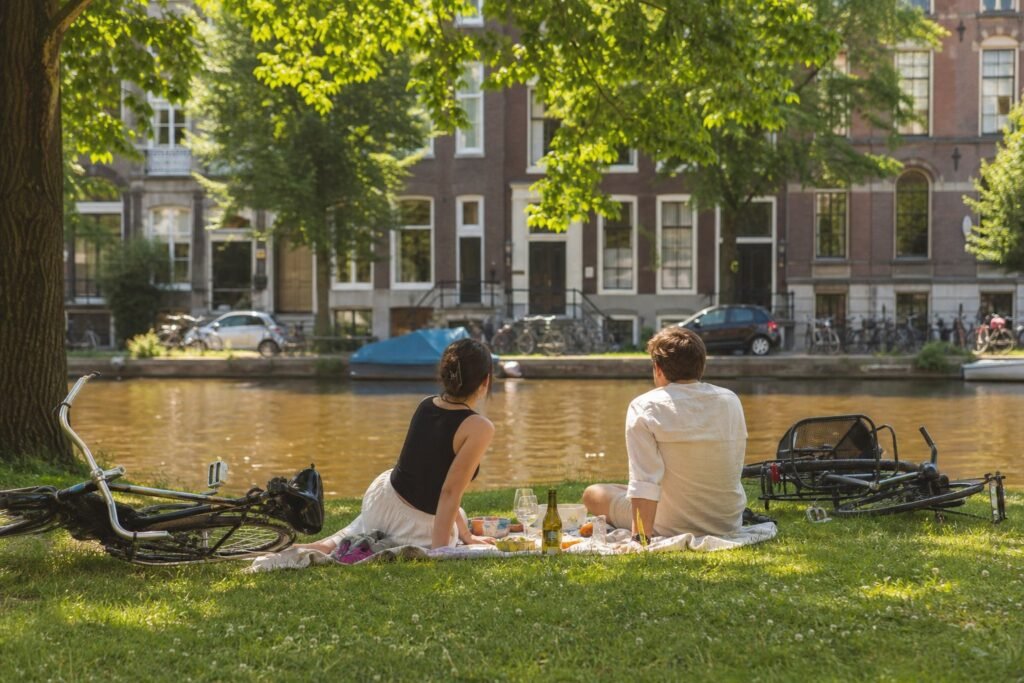 13-Amsterdam-daily-life–candid–