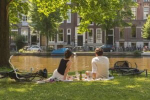 13-Amsterdam-daily-life–candid–
