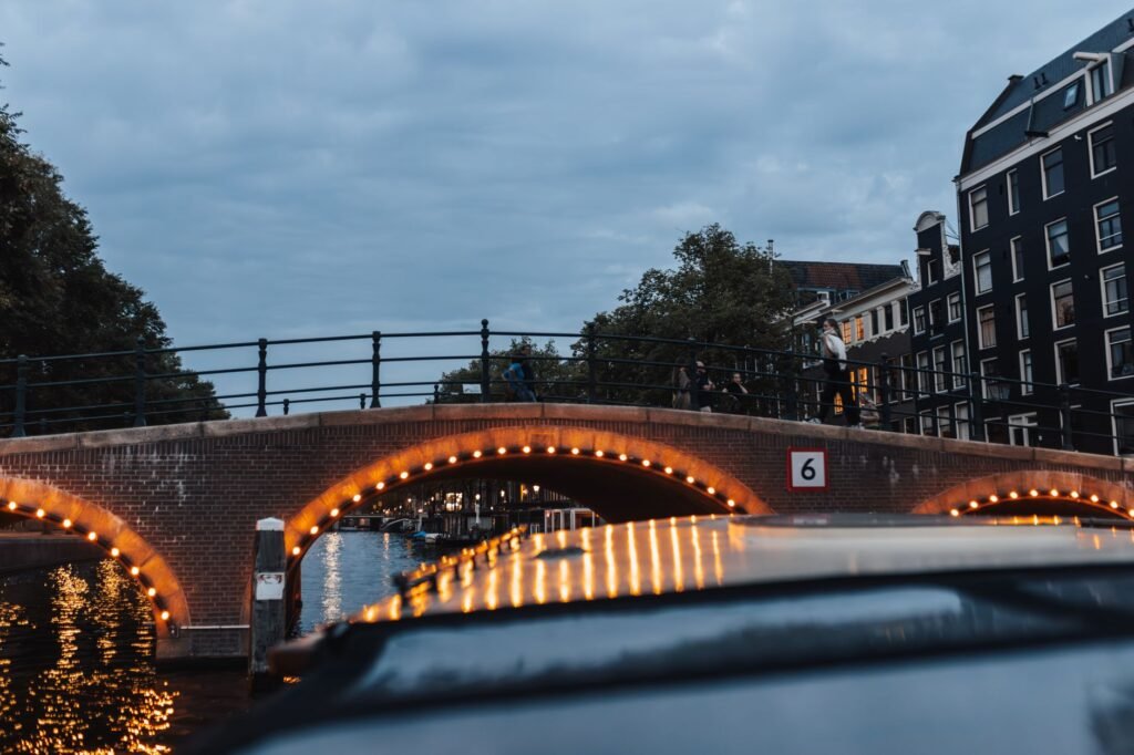 Calm Evening Canal Walks In Amsterdam: Best Scenic Routes