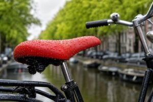3-Amsterdam-street-scene–macro-