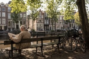 37-Amsterdam-quiet-moment–candid