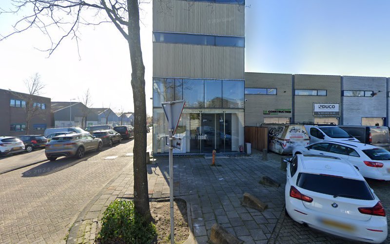 Administratie- en Belast.adv.kant. C.M. Aben