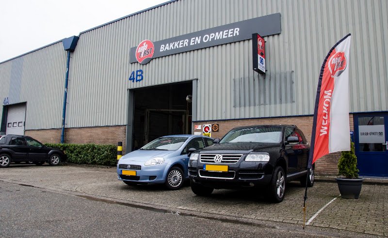 AutoFirst Bakker en Opmeer – Garage in Zaandam