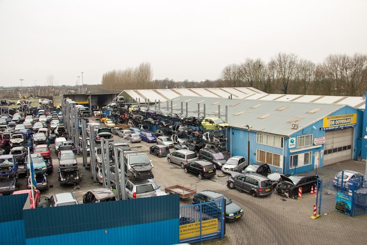 Autodemontagebedrijf the Ooyevaar BV