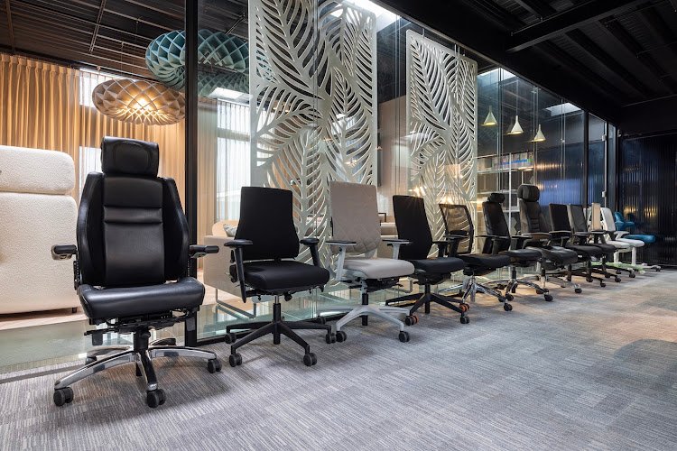 BMA bureaustoelen showroom