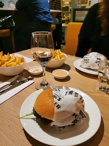 Bill’s Burger Joint
