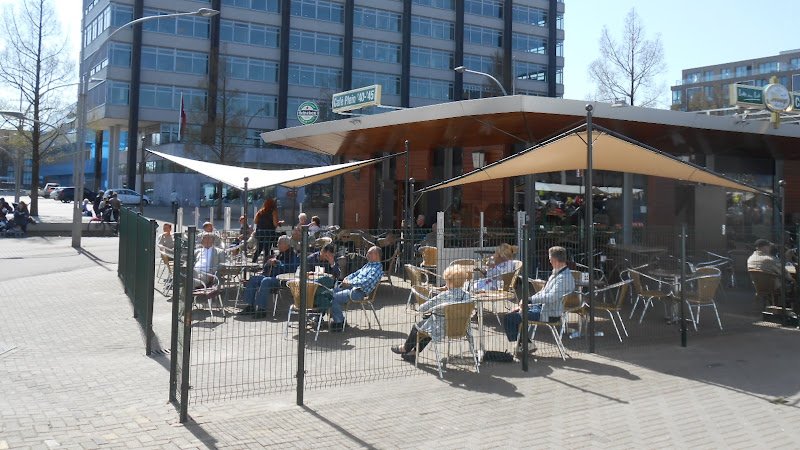 Café Square ’40-’45