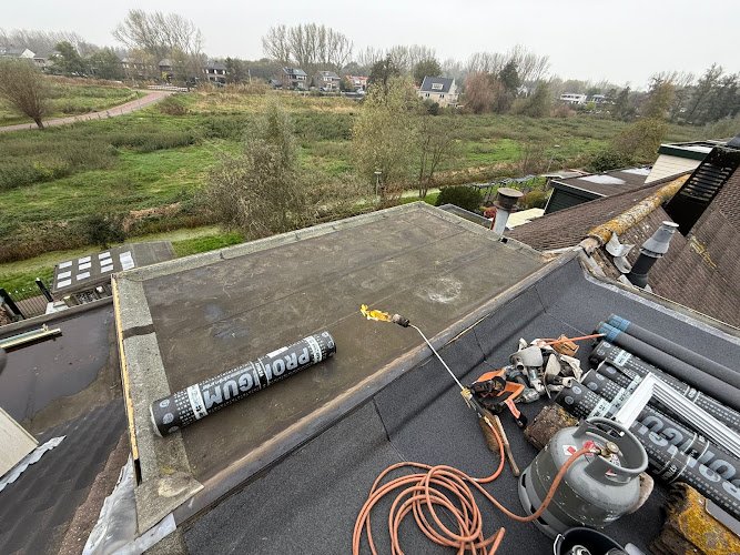 Dakdekker Almere | Dakdekkersbedrijf van Leeuwen