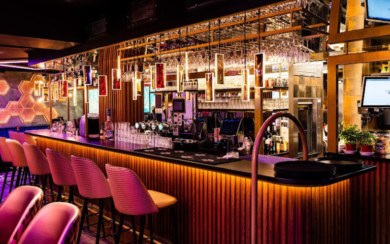 Deyacos Restaurant & Bar