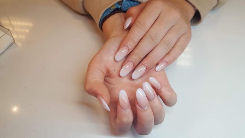 Dung’s Lady Nail