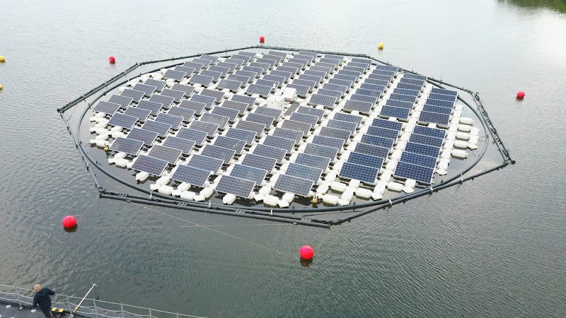 Floating solar energy solutions