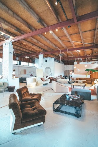 Kaosz Atelier / vintage design furniture – open by appointment