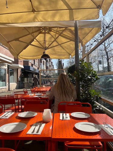 Krusta Pizza Bar & Restaurant