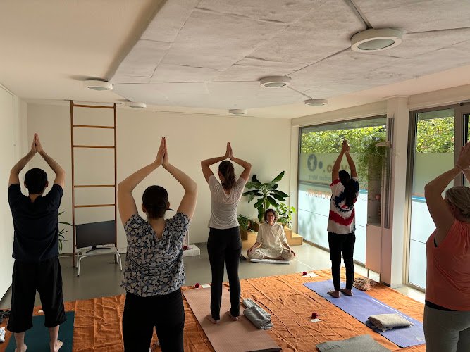 LifeRoots – Classical Hatha Yoga
