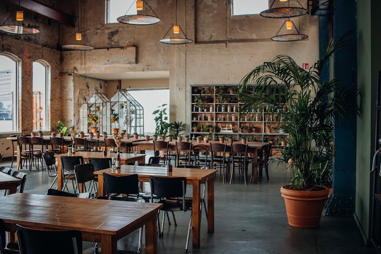 Lowlander Botanical Bar & Restaurant