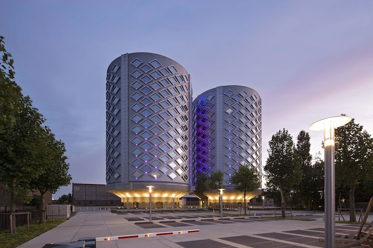 Maison & Partners