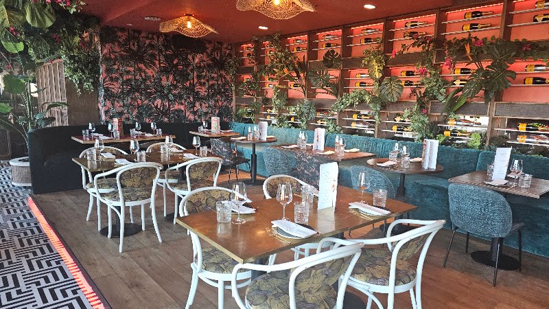Mondi Amsterdam New-West Caribbean Cuisine