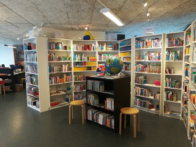 Pantheon Bookstore – books also in English