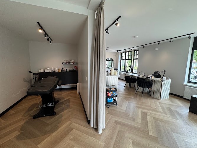 SALON128
