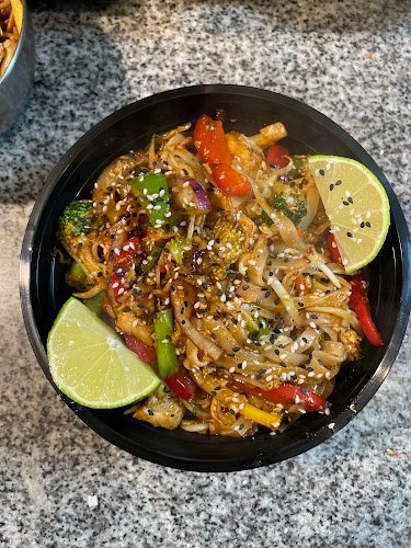 Saigón Wok & Poké