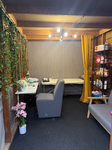 Sakshi Beauty Services