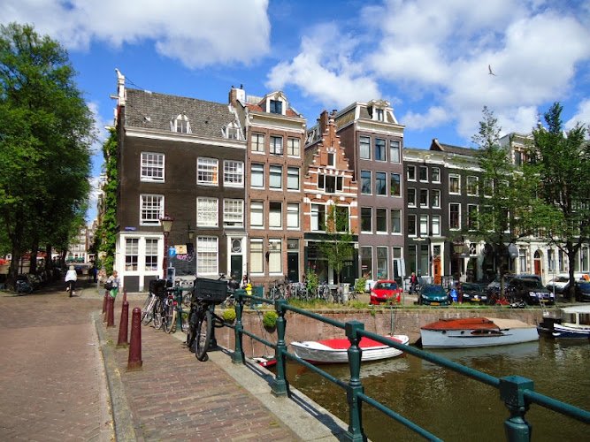 Taleninstituut Nederland | taalcursussen zakelijk Nederlands | Engels | Duits | Frans | Spaans