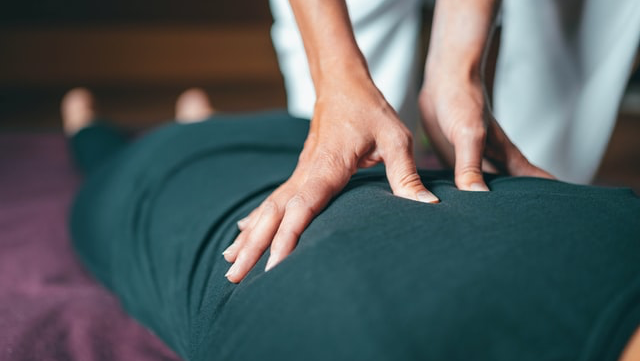 Thumbs & Needles, Shiatsu & Japanese Acupuncture