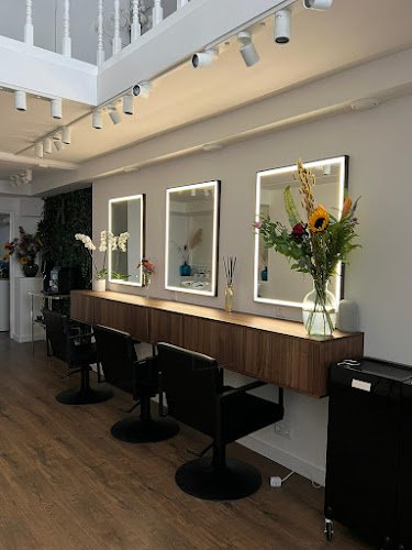 VK Hair & Beauty