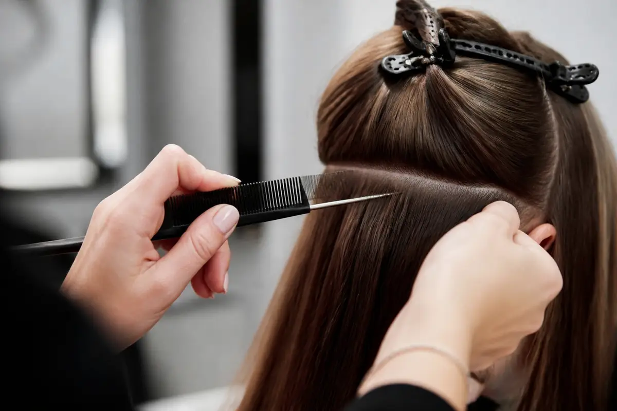 beauty-salons - stylist-s-hand
