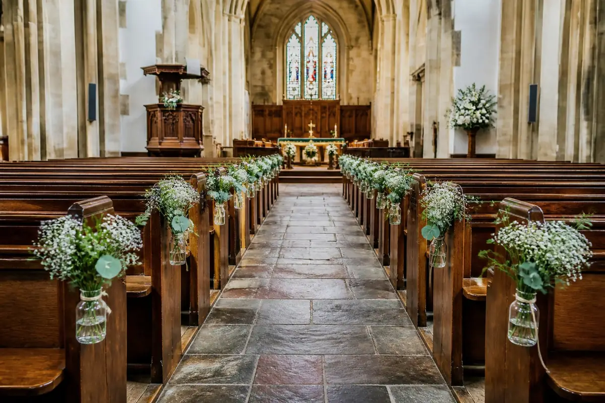 churches - church-aisle-decora