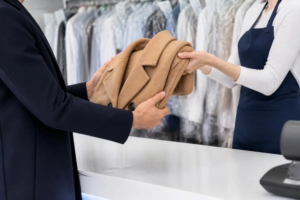 dry-cleaners - customer-handin