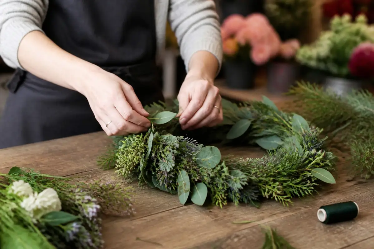 florists - florist-hands-shapi