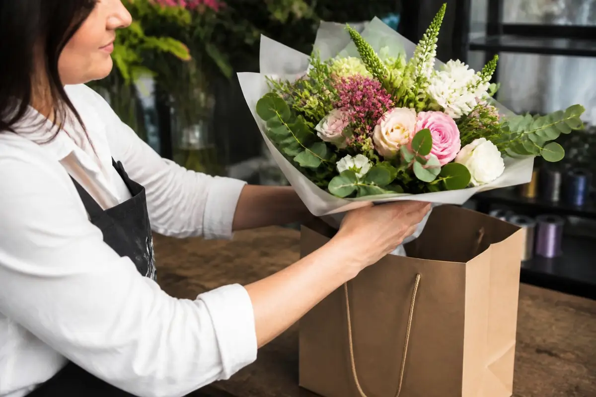 florists - florist-placing-a-c