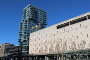 Staged Amsterdam apartment fight video reaches millions