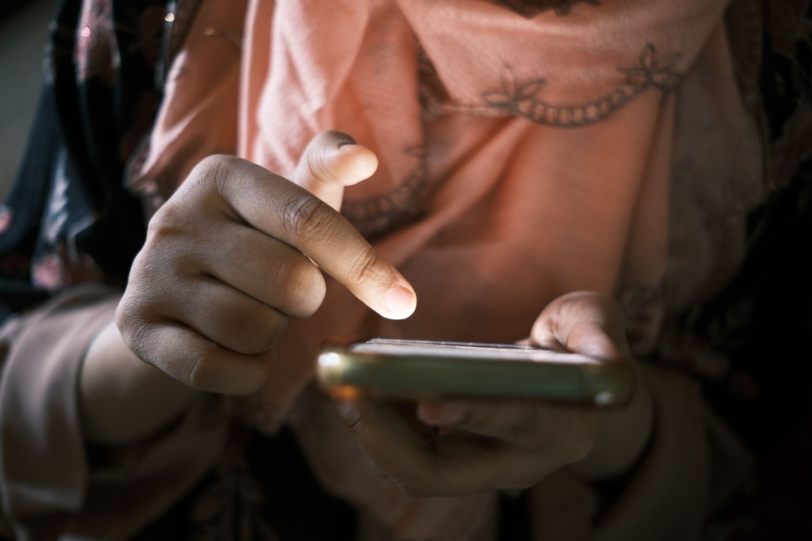 University of Amsterdam researchers design non-addictive social media features